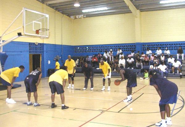 Reunion-Basketball Dada Man Freethrow-1