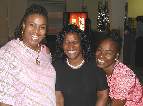 Reunion-Bowling Rochelle Pam and Lelia