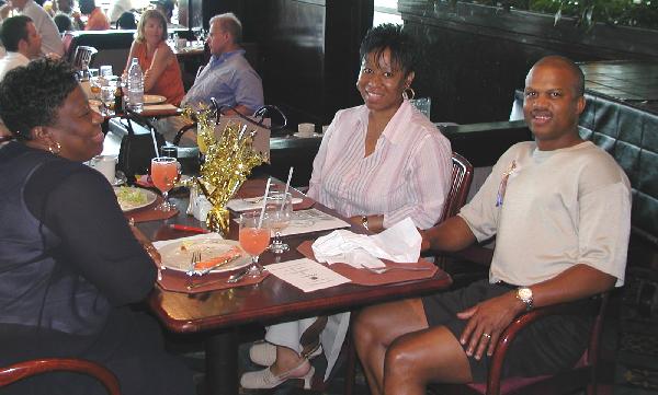 Reunion-Brunch Michael James and Wife